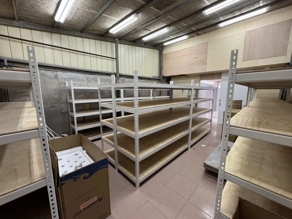 高雄左營.玉如內衣.倉庫置物