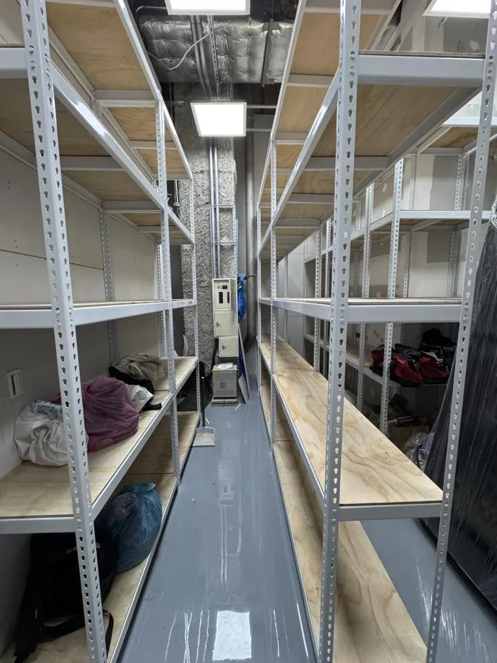 onitsuka tiger 台北 微風南山