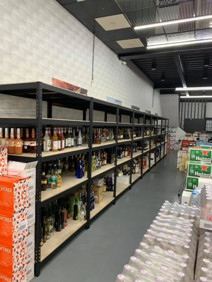 自來酒(酒商酒品擺放)｜角鋼架推薦｜台中角鋼架推薦