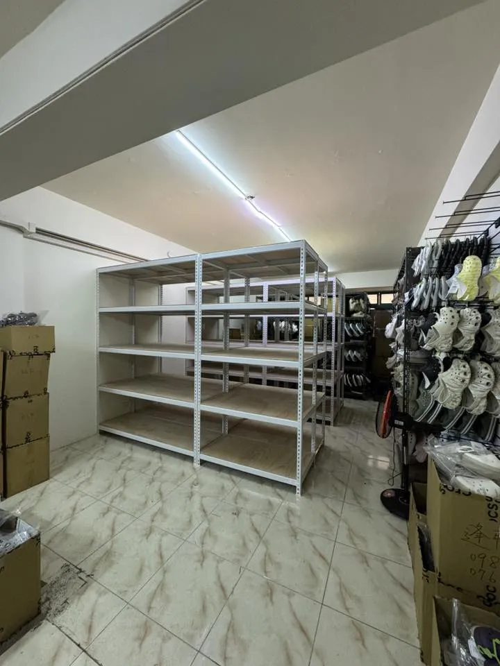 台中逢甲Crocs倉庫