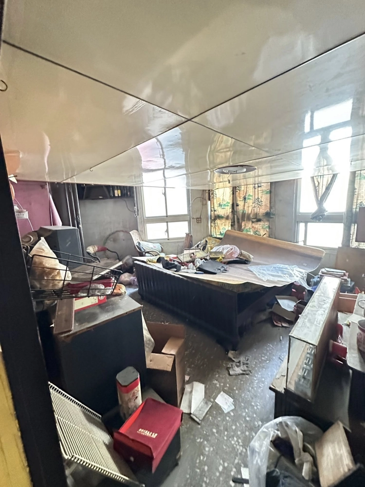 中壢1-4樓 全室拆除 廁所打石 梯捲門拆除