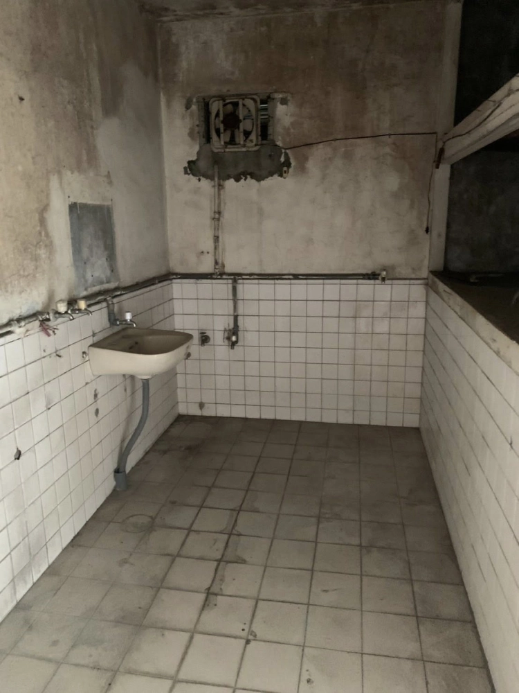 中壢1-4樓 全室拆除 廁所打石 梯捲門拆除