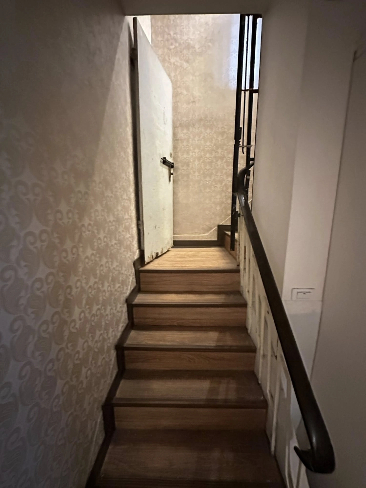 中壢1-4樓 全室拆除 廁所打石 梯捲門拆除