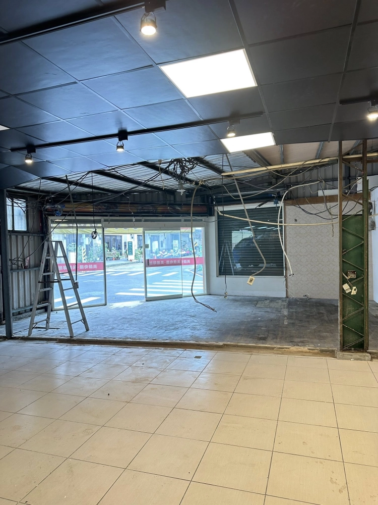 新竹 隔間櫃體 全拆除 地板切割 打水溝