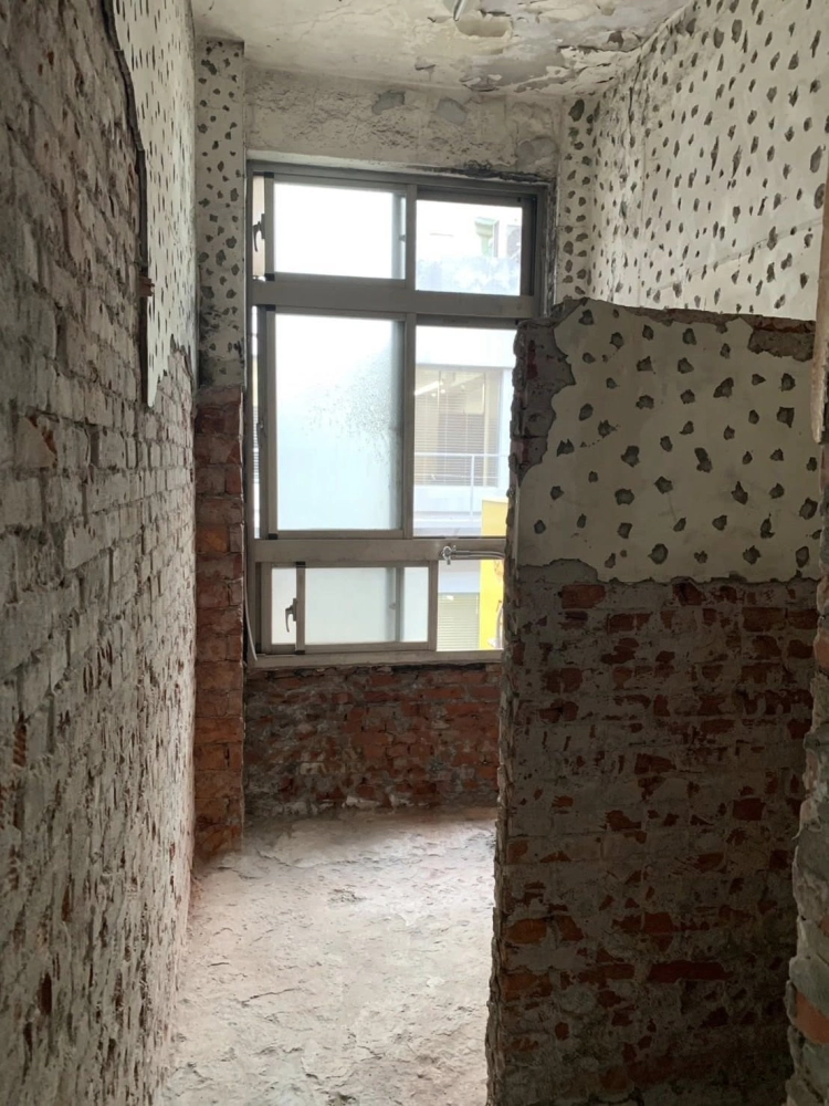 中壢1-4樓 全室拆除 廁所打石 梯捲門拆除