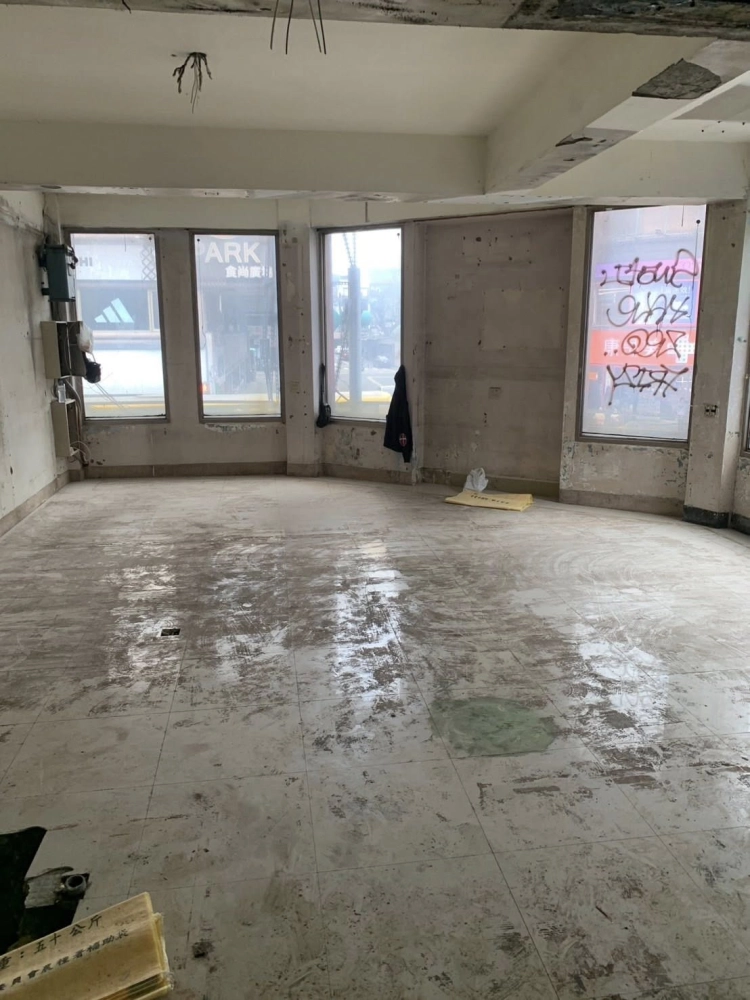 中壢1-4樓 全室拆除 廁所打石 梯捲門拆除