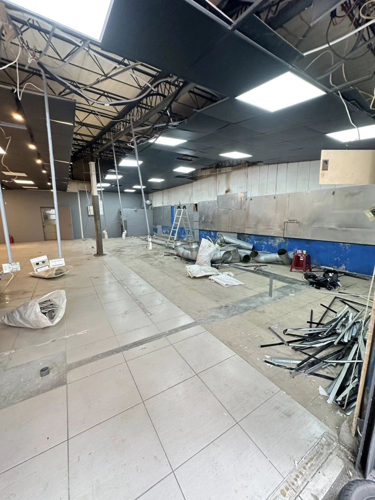 新竹 隔間櫃體 全拆除 地板切割 打水溝