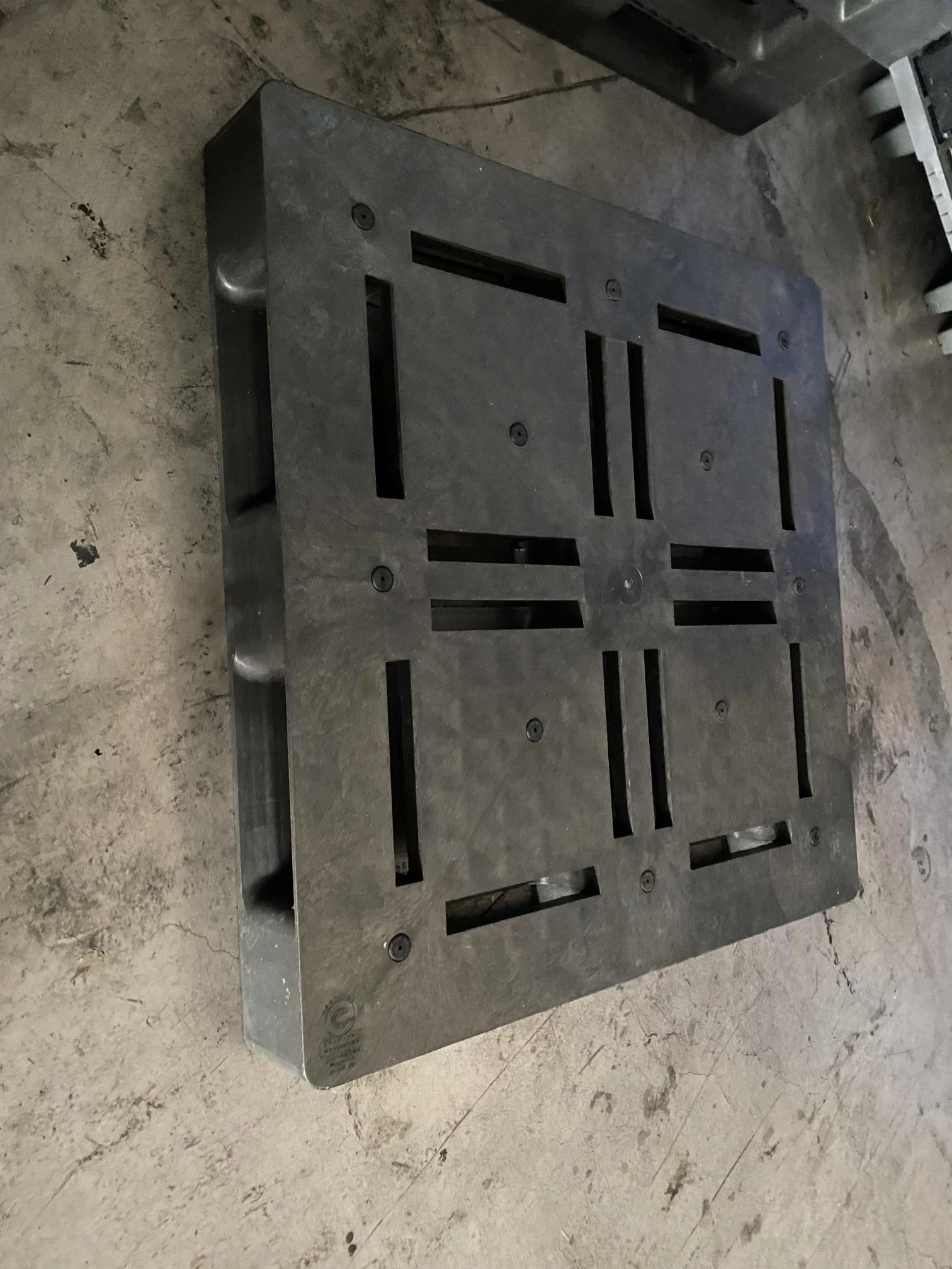  中古重型塑膠棧板