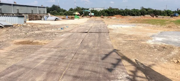 新建廠區周邊樹木矮化，雜草割除，樹枝葉清運