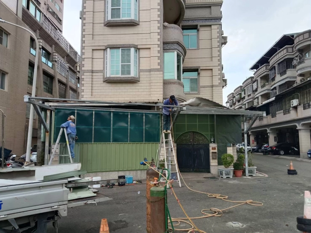 高雄粗石與打石工