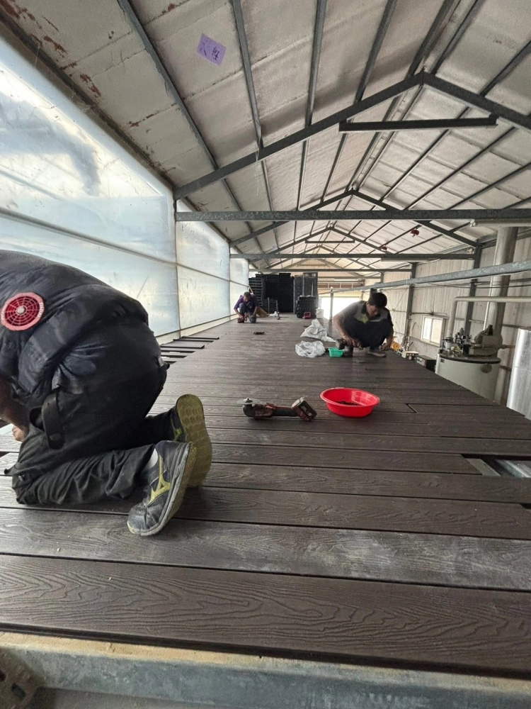 高雄塑木板搭建