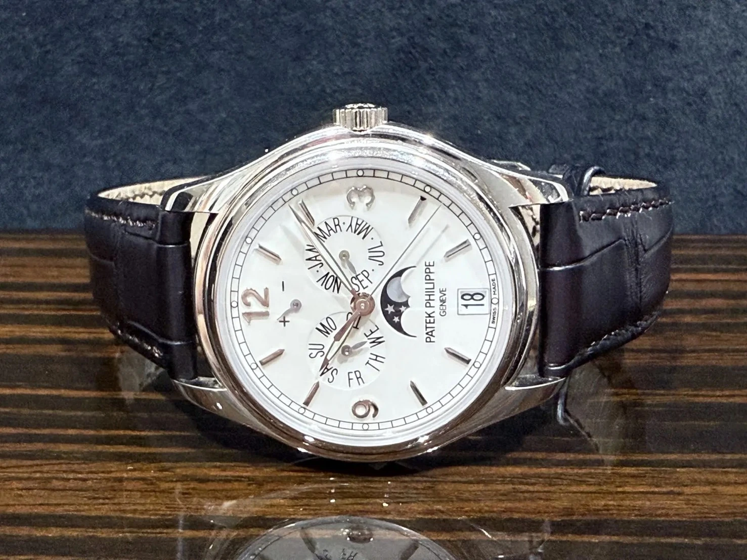▶台中百達翡麗收購｜Patek Philippe 5146G 年曆月相腕錶｜景福買取黃金・名錶收購專門店