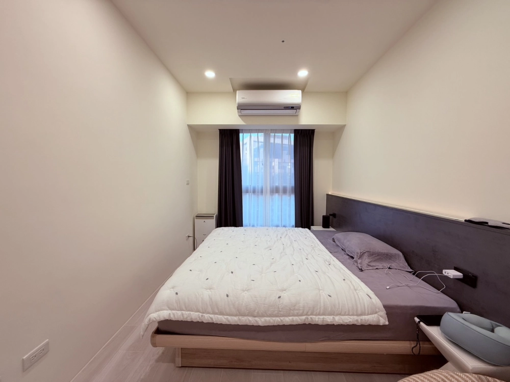 黑白灰輕奢品味寓宅