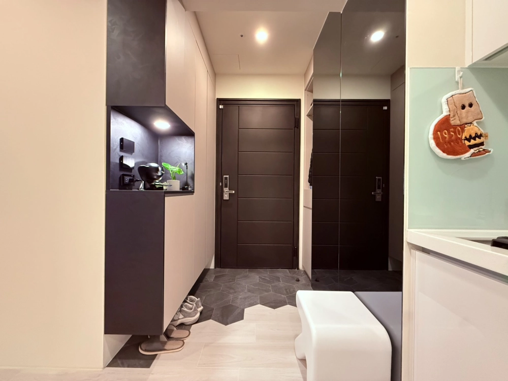 黑白灰輕奢品味寓宅