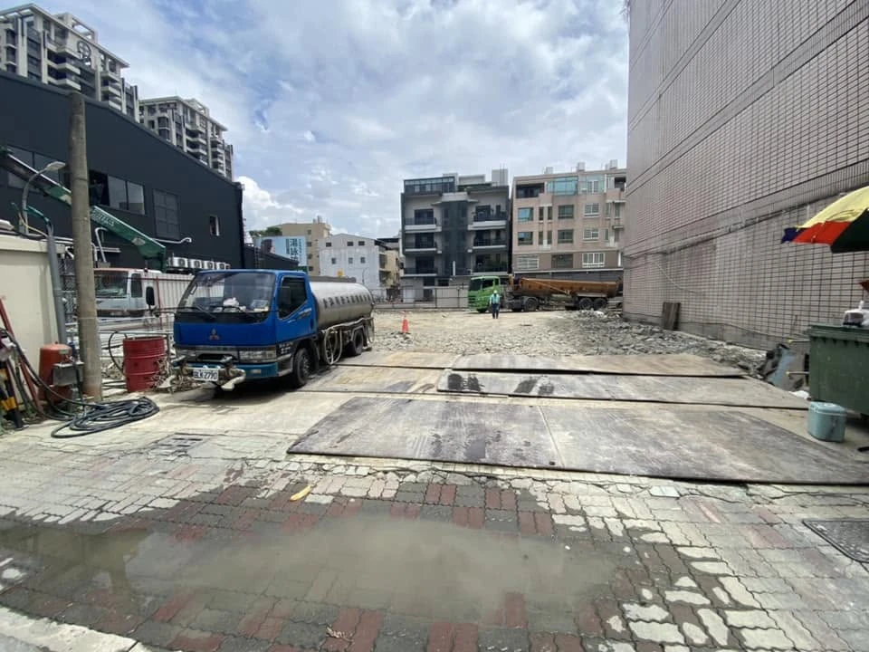 地下室開挖工程，道路清洗