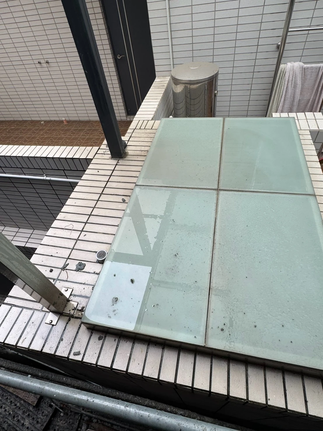毅上豪建設公司(鳳翔案場)工作項目-高壓清洗臨房內外牆面