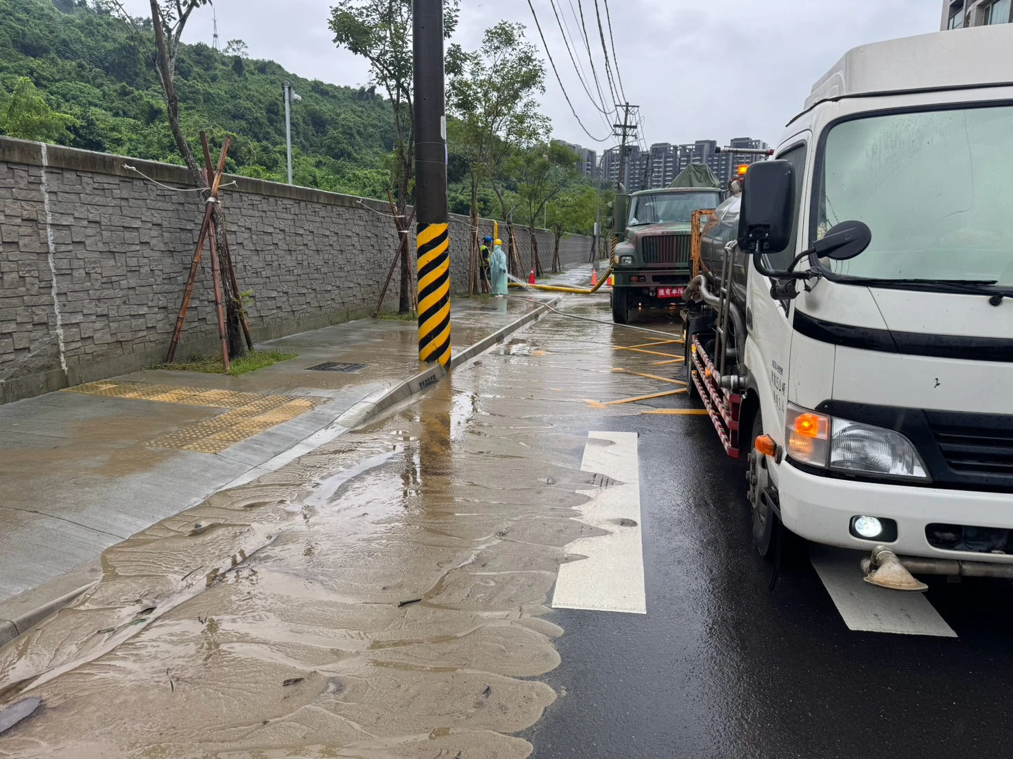 高雄市政府環境保護局-救災-道路清洗-待命
