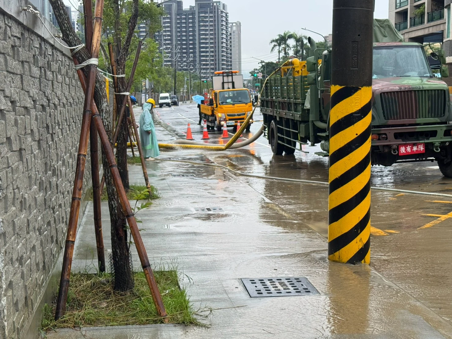 高雄市政府環境保護局-救災-道路清洗-待命