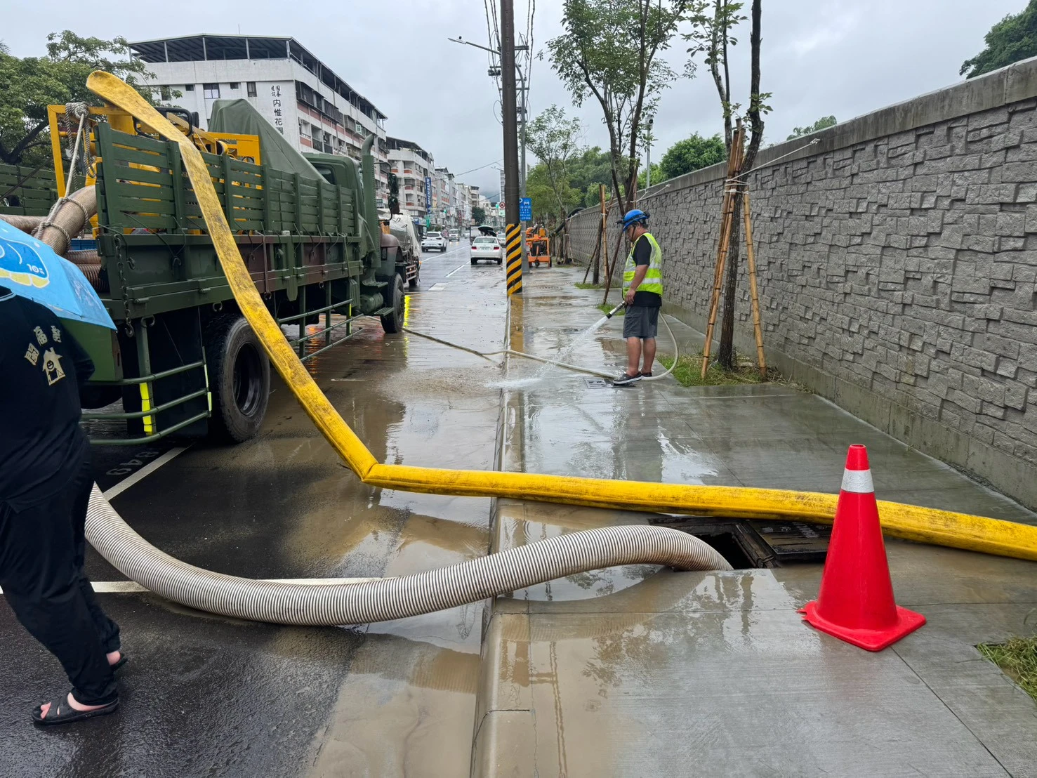 高雄市政府環境保護局-救災-道路清洗-待命