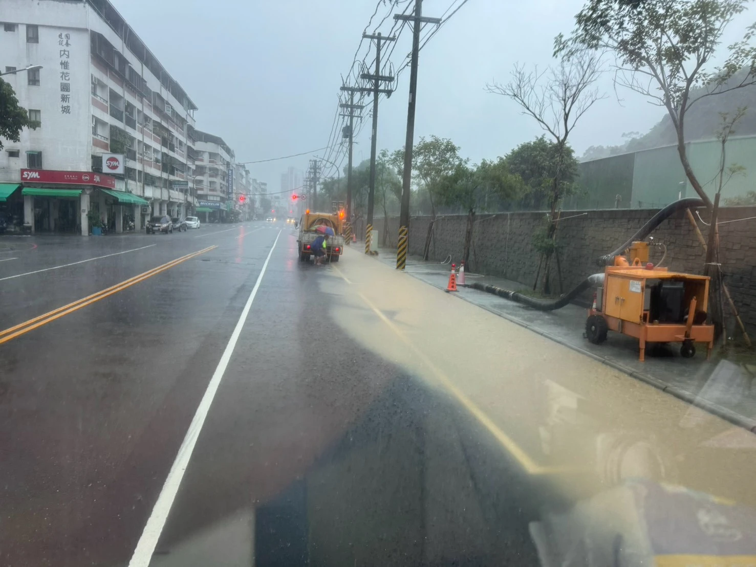 高雄市政府環境保護局-救災-道路清洗-待命