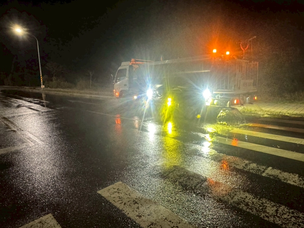 115/02/10感謝：漢鑫潛鑽工程股份有限公司訂車，台南市新吉工業區，夜間道路清洗