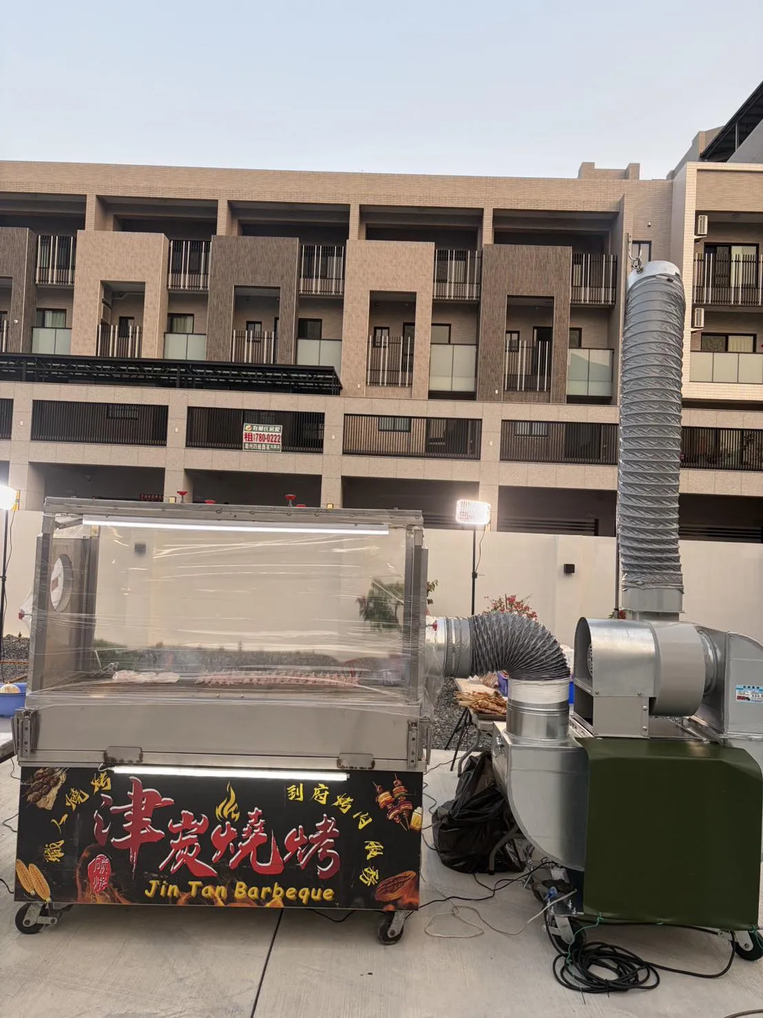 4/17出攤 週末前夕，三五好友齊聚一起