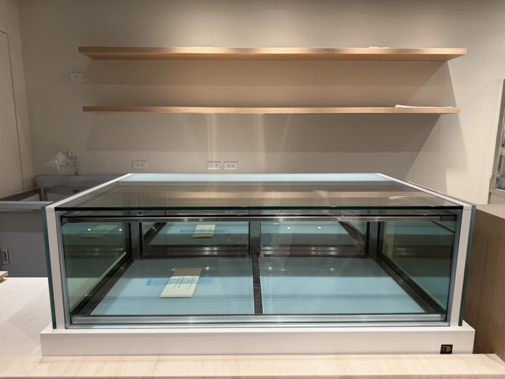 桐封堂楠梓店｜冷藏落地式珠寶櫃