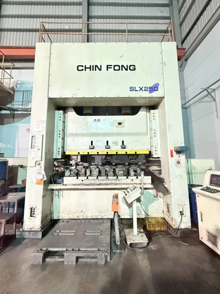 沖床機台03
