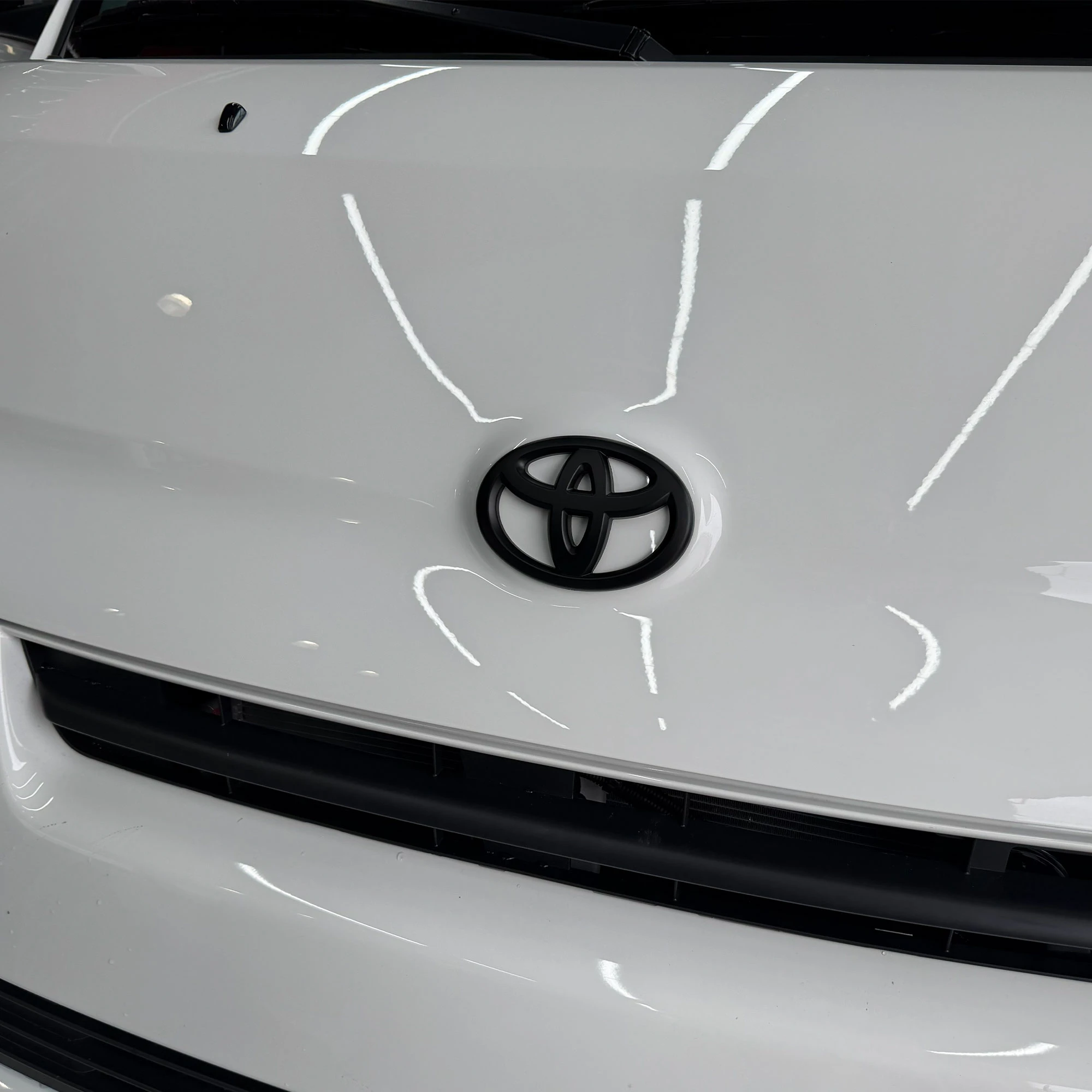 TOYOTA車標改黑標 (1個)
