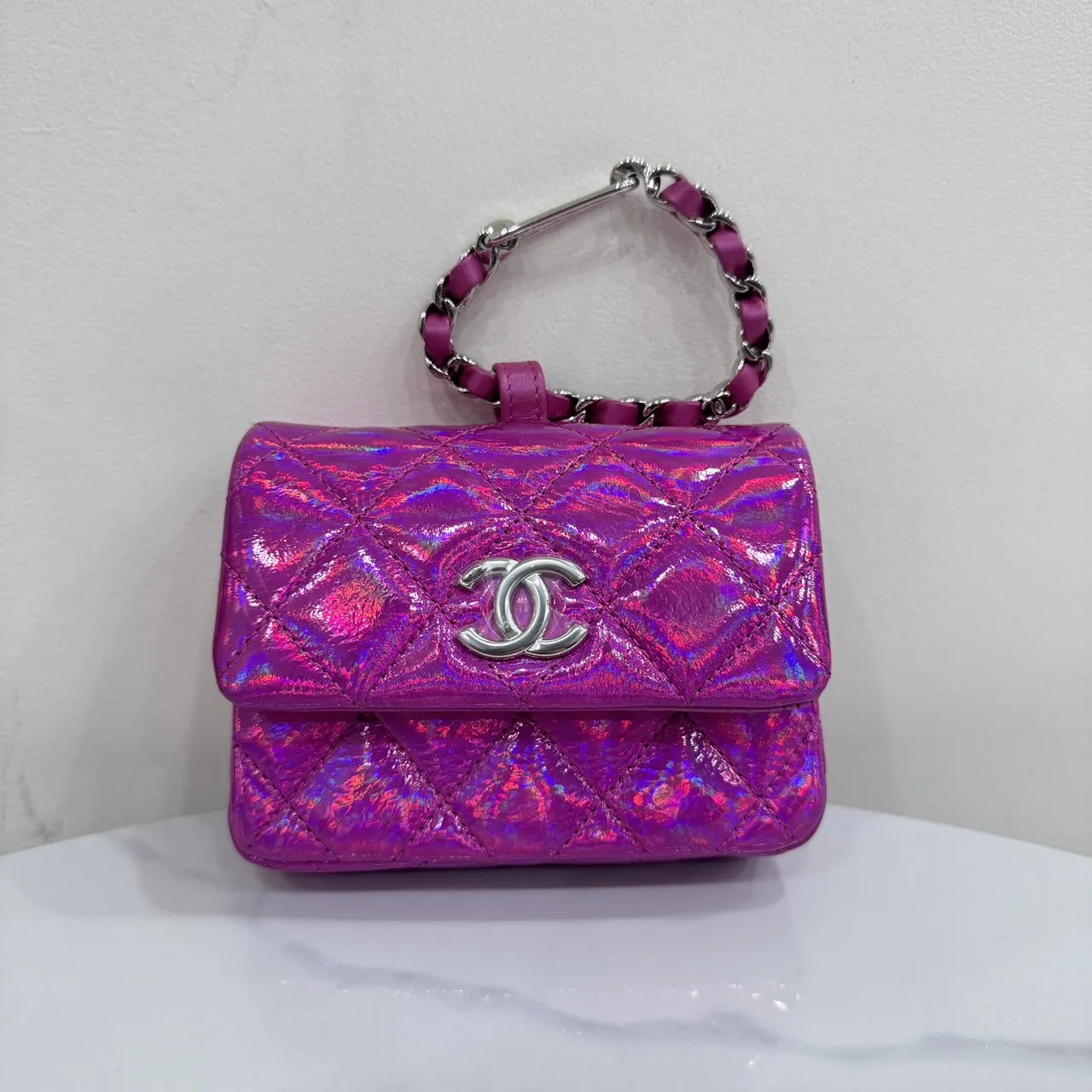 Chanel全新 幻彩粉小掛包