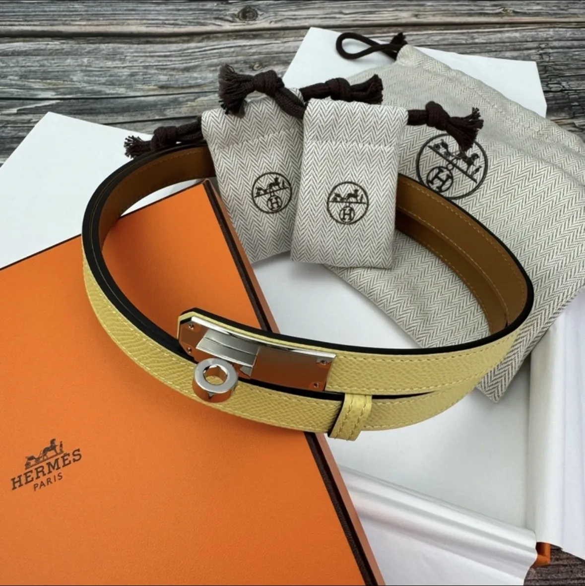HERMES 全新 Kelly 皮帶 小雞黃銀扣