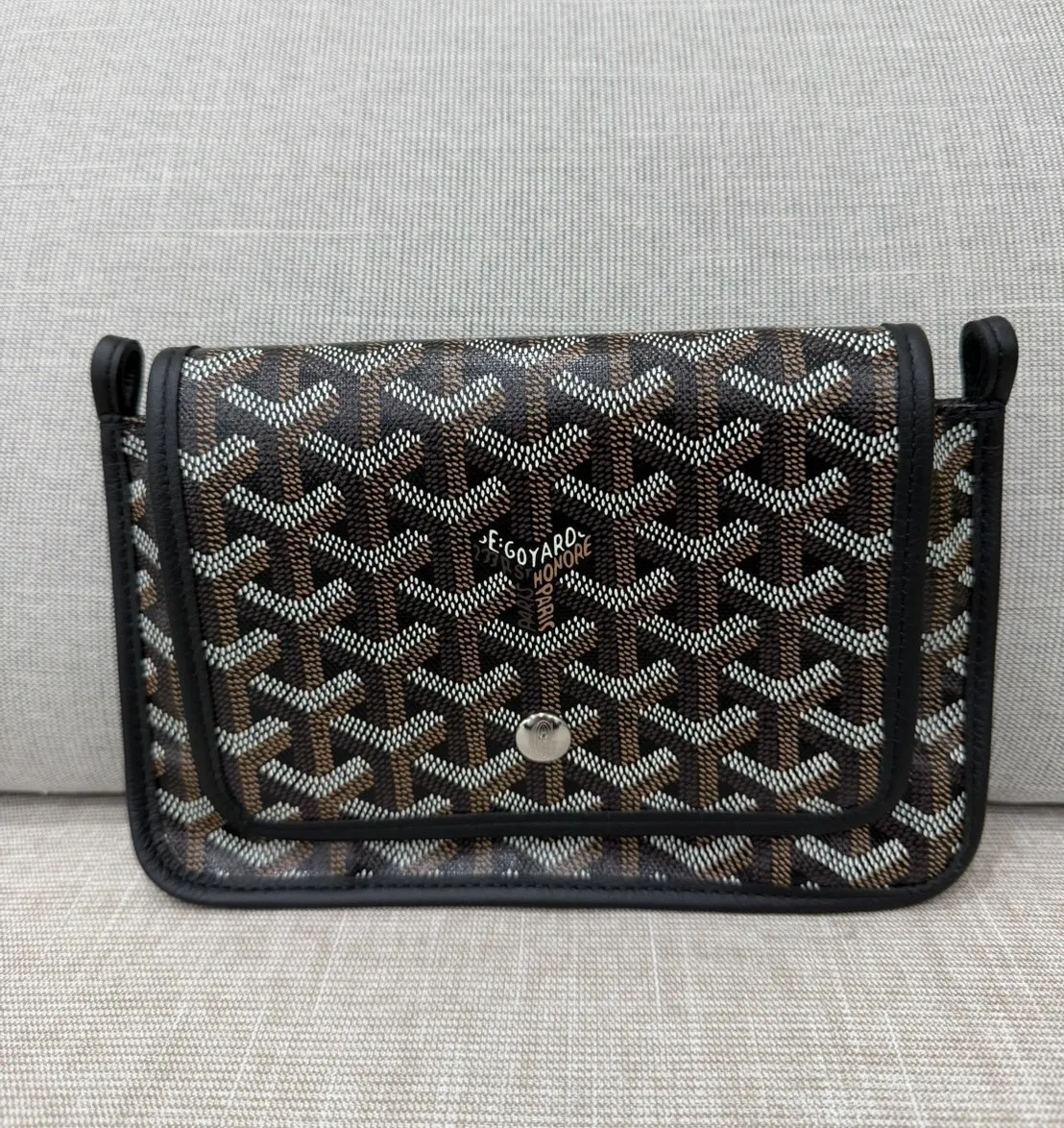 Goyard戈雅狗牙經典plumet黑色老花信封包小號背包