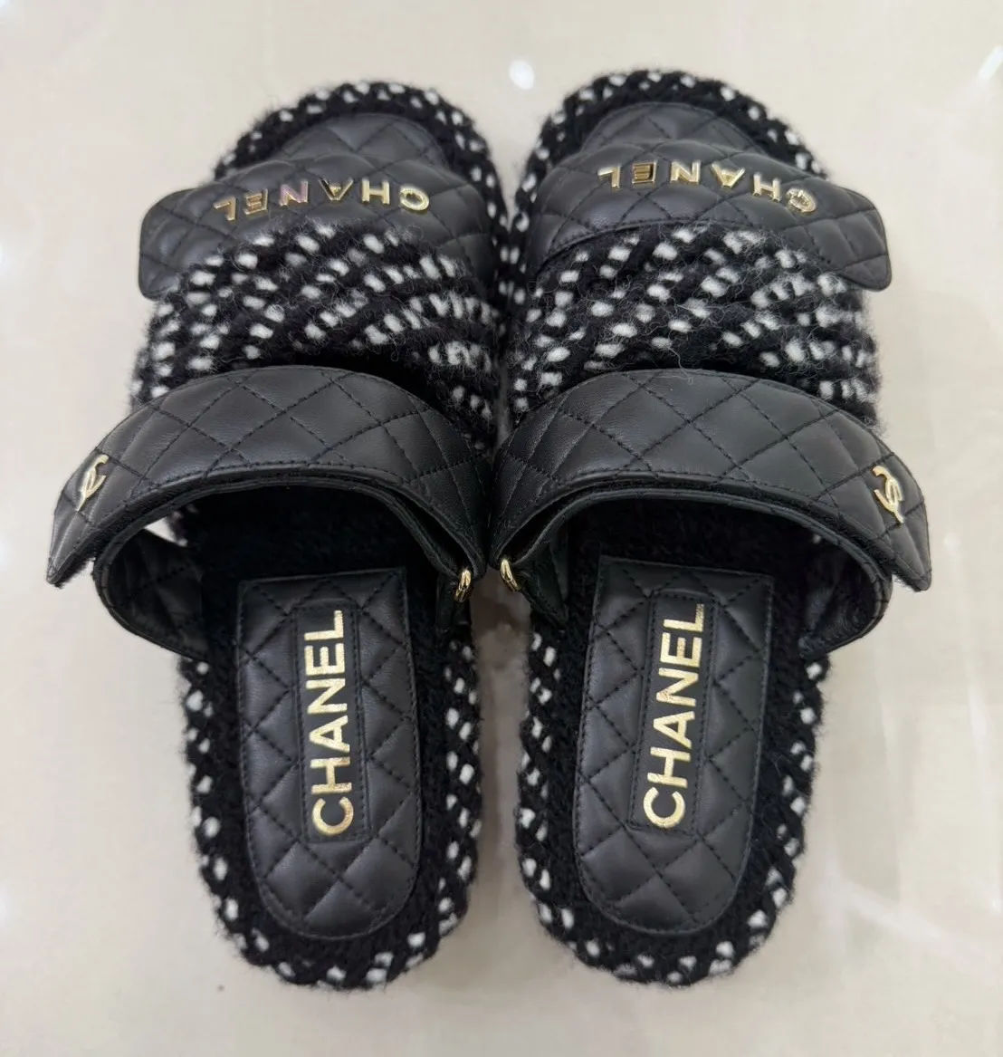 Chanel 全新厚底魔術粘拖鞋 黑色 尺碼38