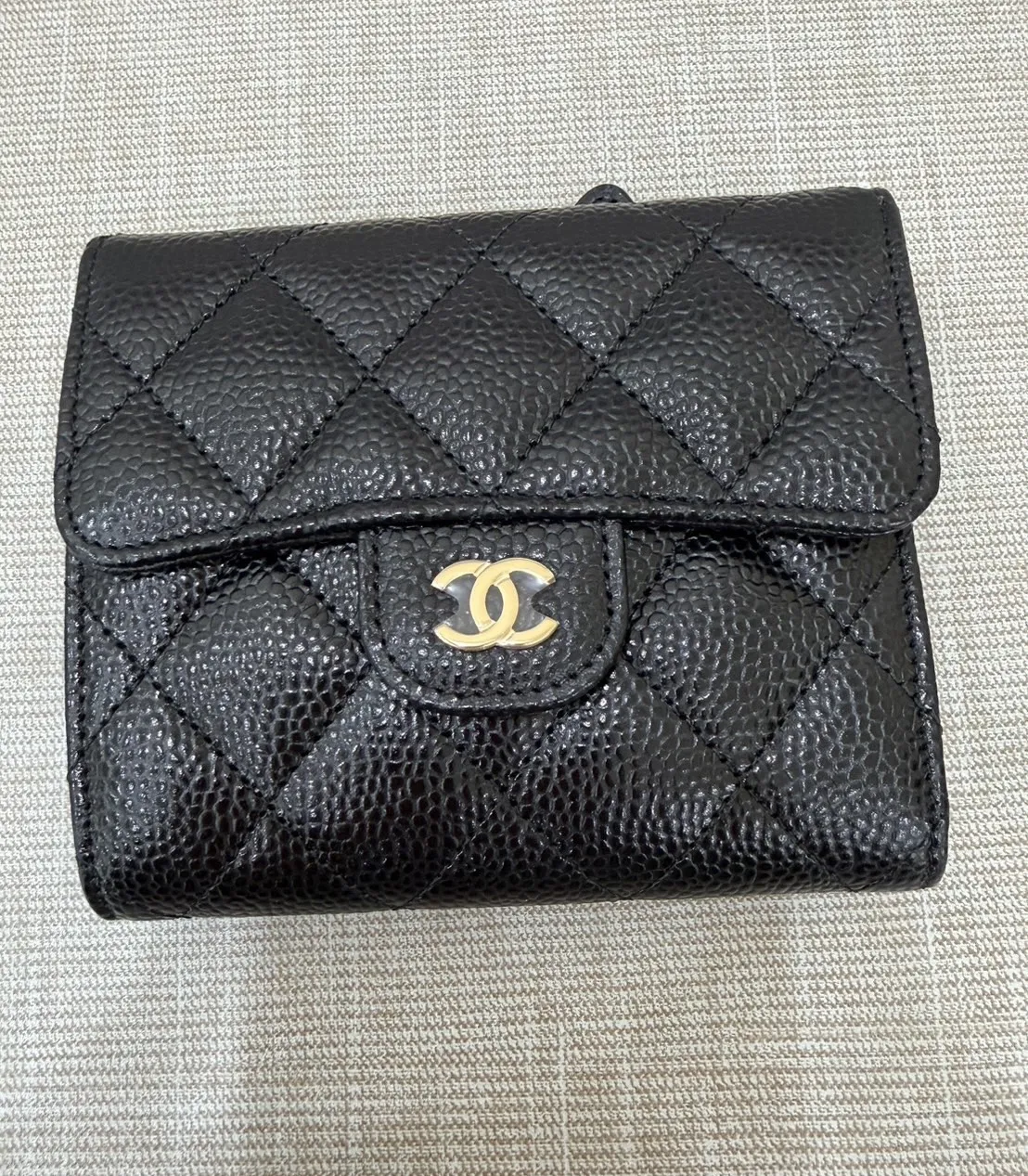 Chanel 全新荔枝牛皮三折短夾