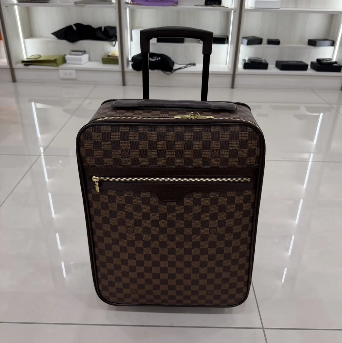 Lv棋盤格行李箱