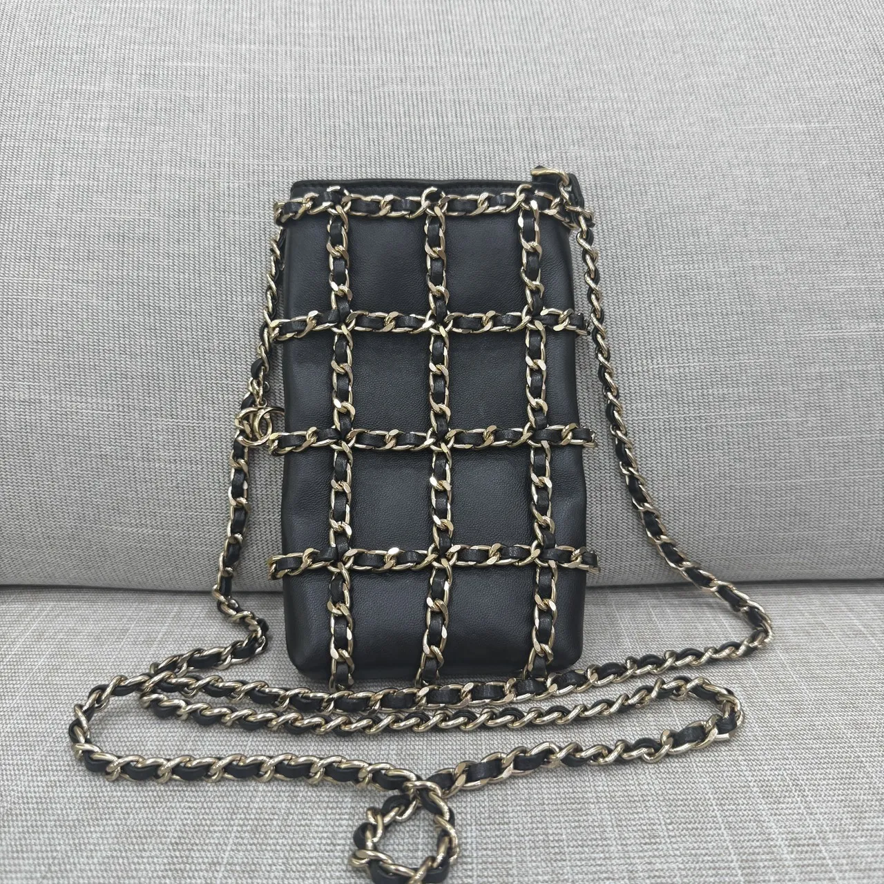 Chanel 皮穿鏈手機包