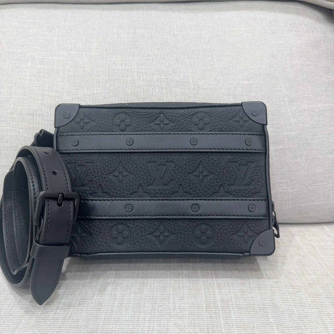 LV M59163 黑壓紋Handle Soft Trunk晶片款