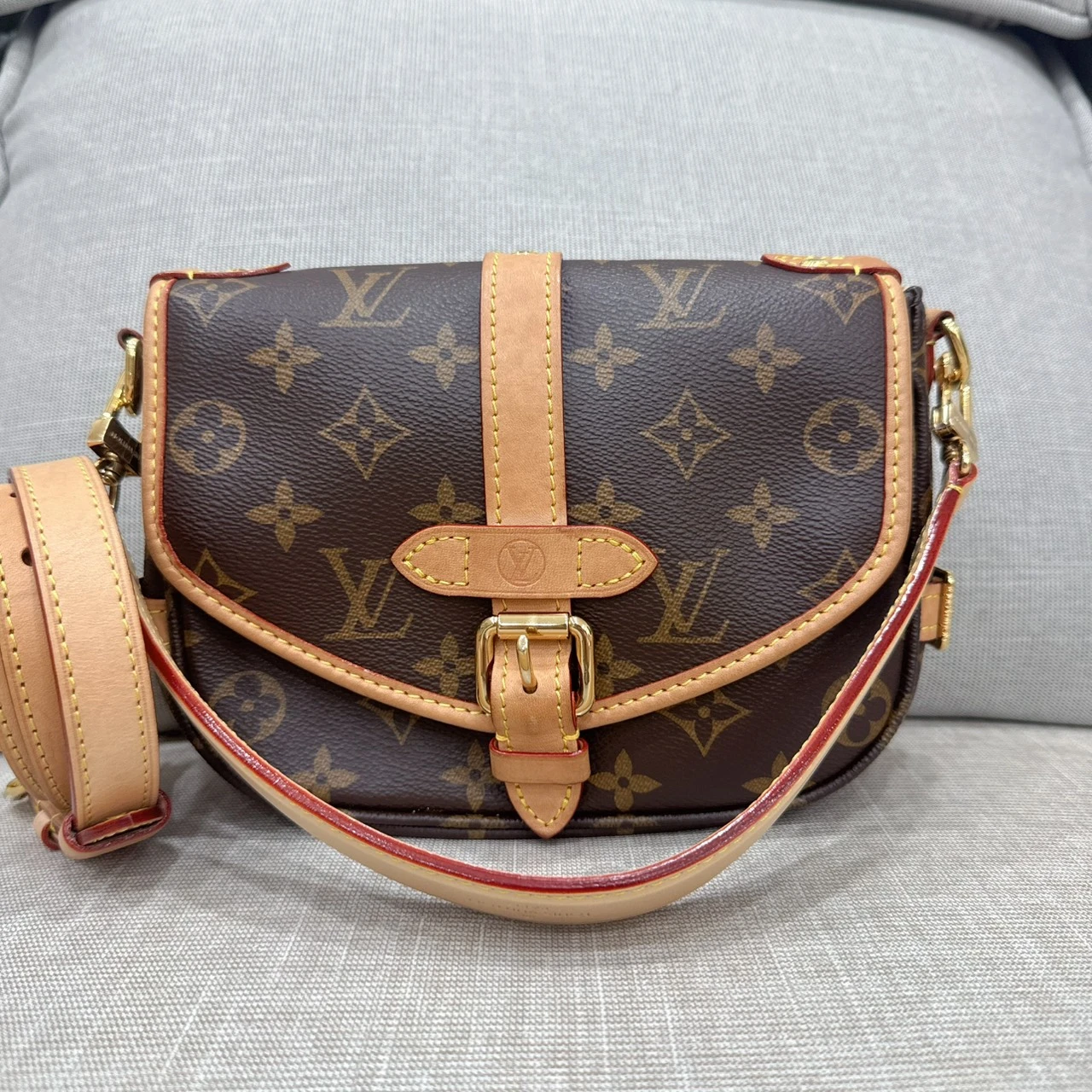 LV M46740 Saumur BB 晶片款