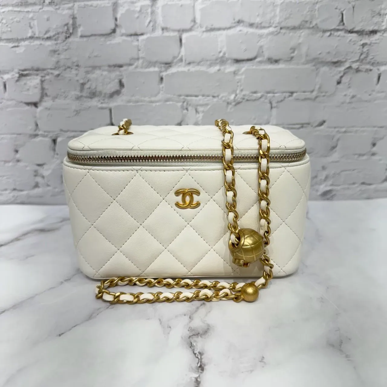 Chanel 金球長盒子