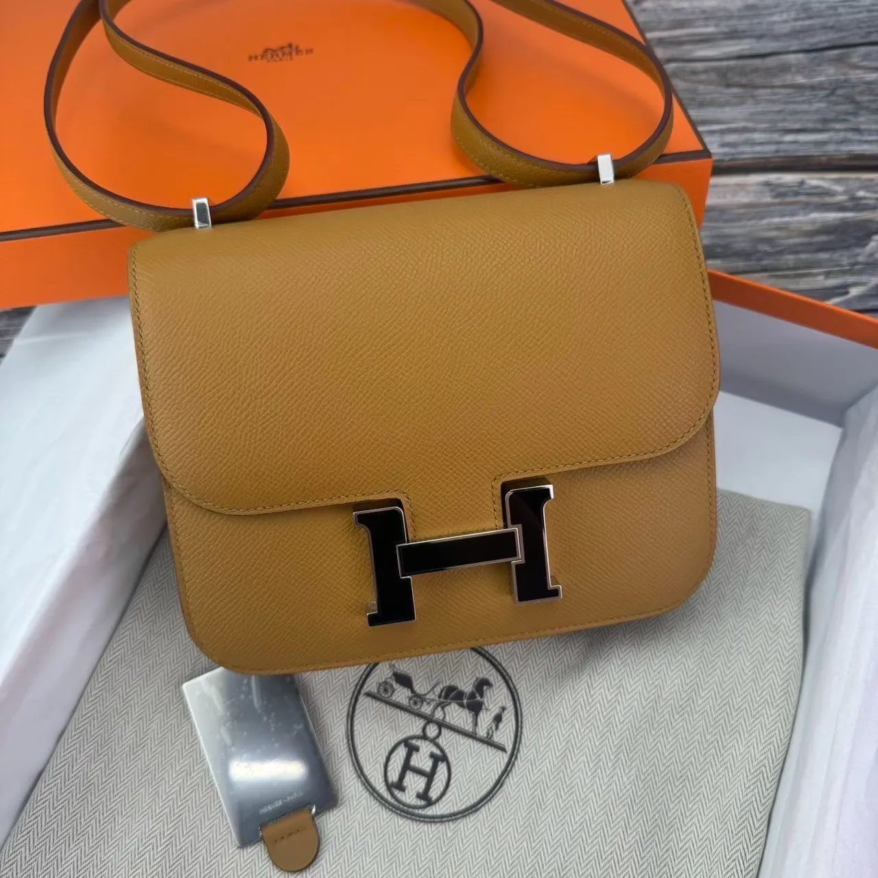 Hermes康康mini 芝麻色琺瑯扣