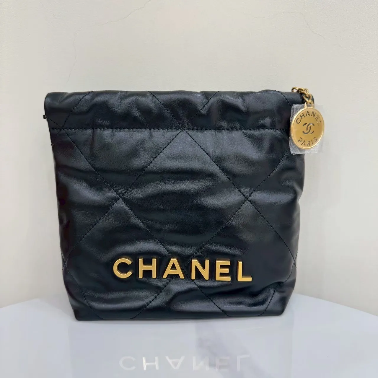Chanel 全新22mini 黑金