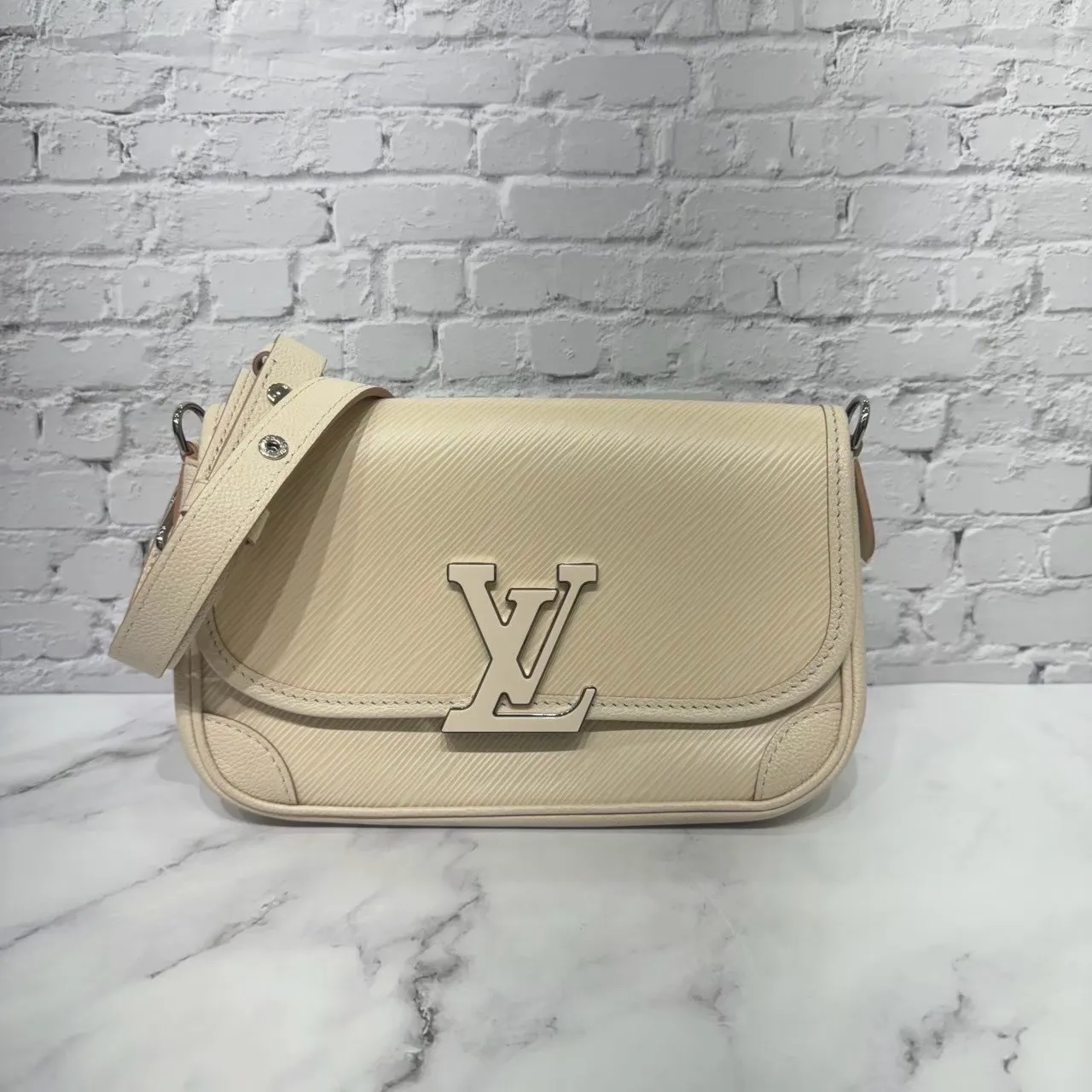 LV 水波紋法棍包