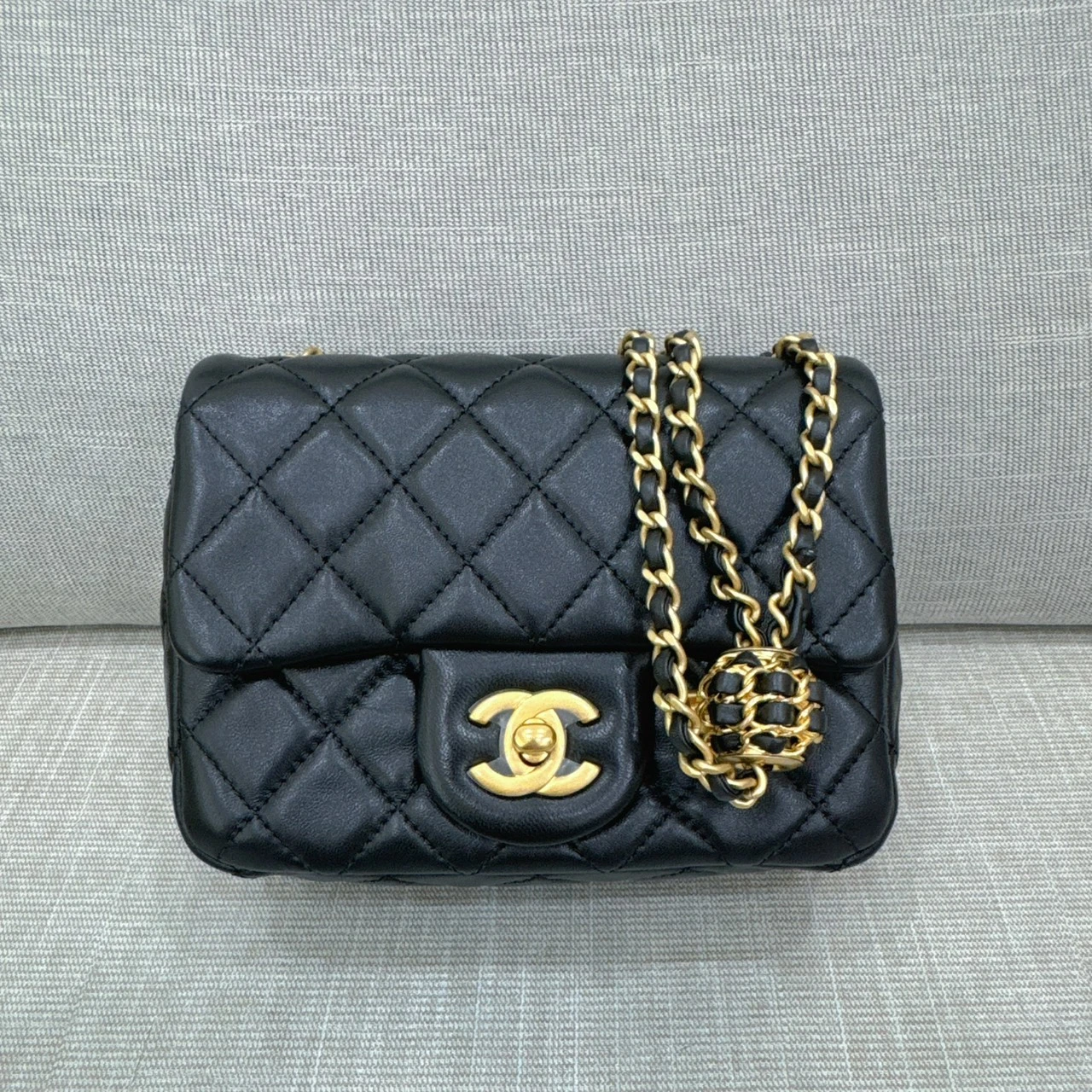 Chanel 核桃方胖 芯片款