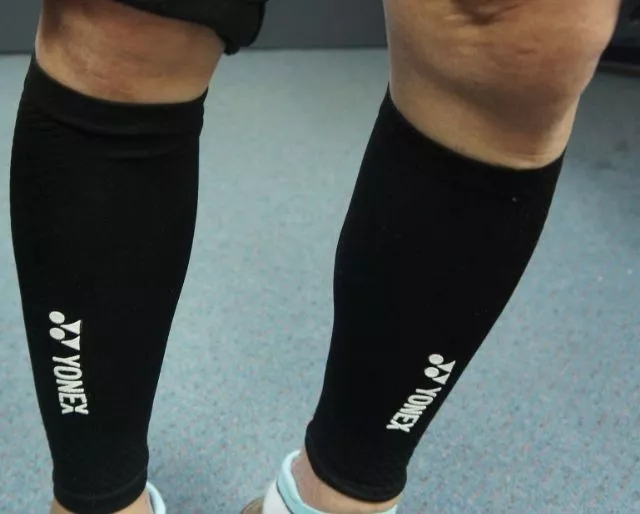 【YONEX】17901穿戴方向標示男款抗菌彈性腿套