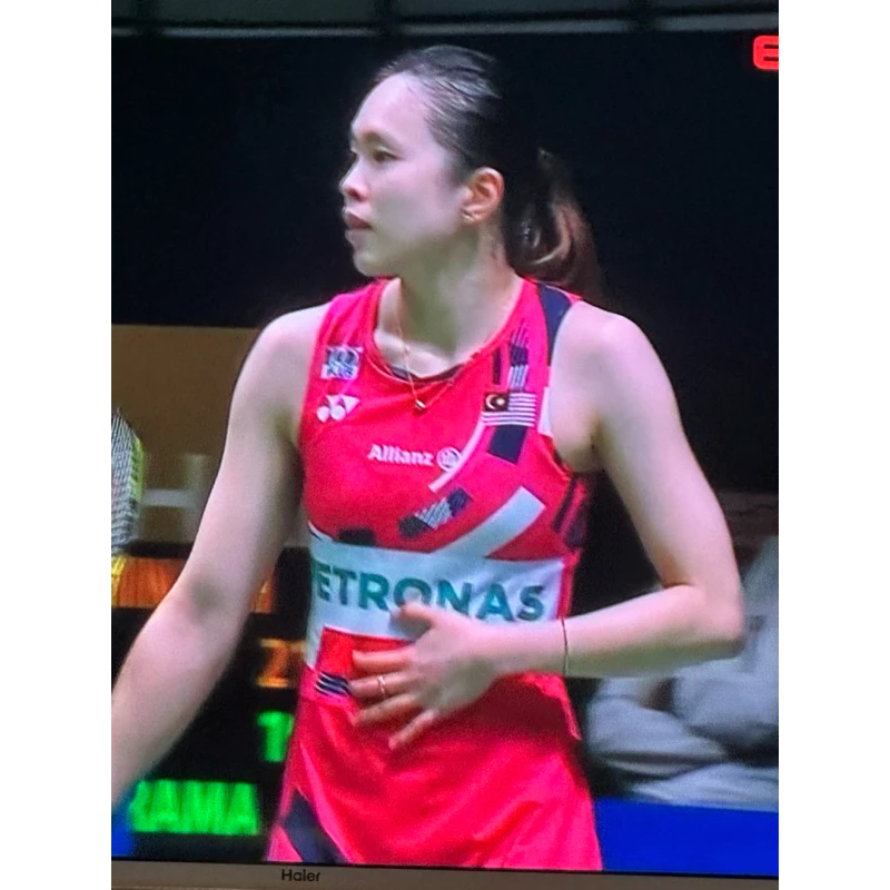 馬來西亞??公開賽陳康樂 好帥啊！YONEX JP背心上衣加學院風小紅裙超可愛