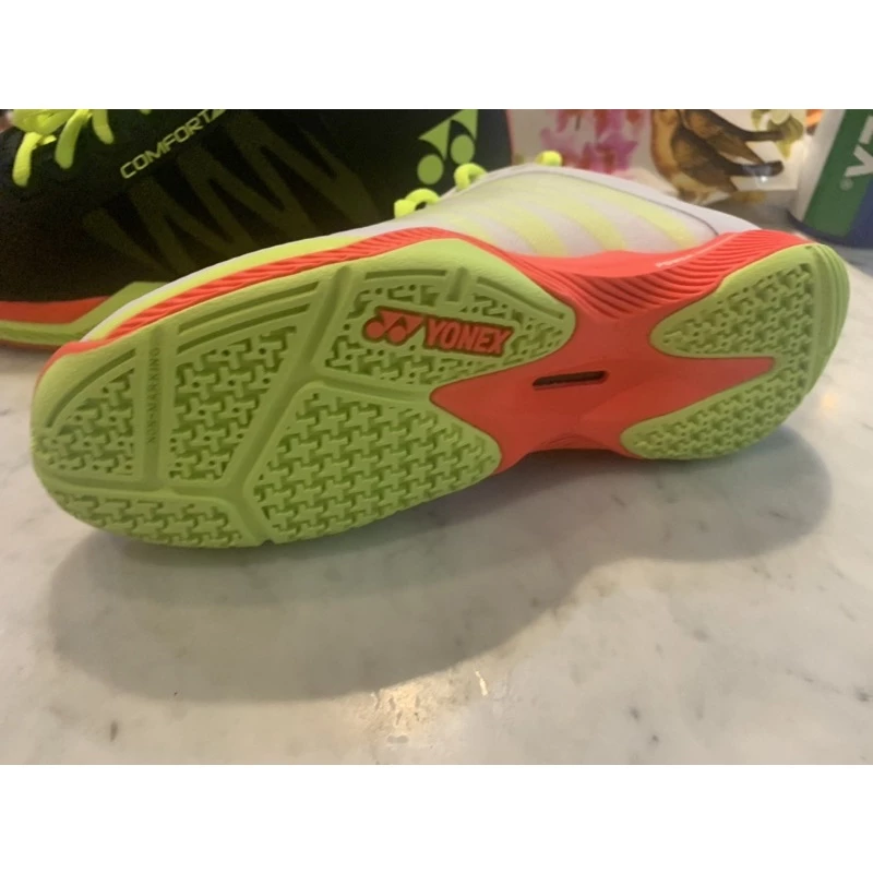 Yonex羽毛球鞋 新款CFZ3 林丹款 動力墊 包裹 舒適 CFZ 3代，高緩衝性能羽毛球鞋