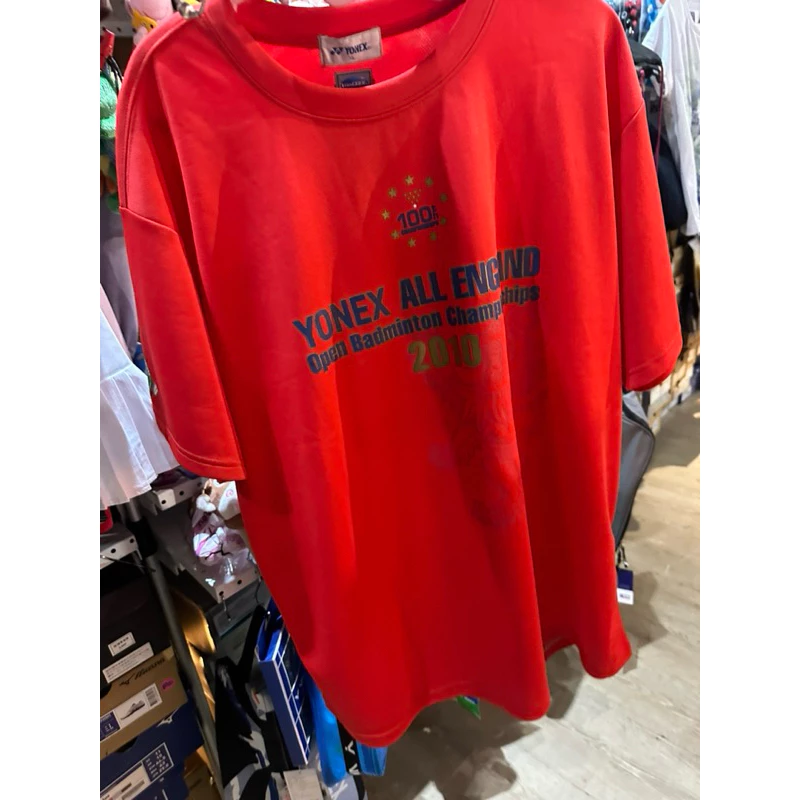 Yonex 2010全英百週年紀念T恤100th 顏色：藍、黑、紅