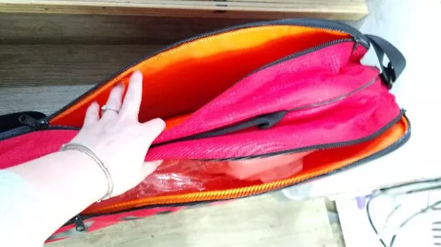 2019 YONEX bag42026-6支網拍/12支羽拍袋 尺寸：80*30*34cm)