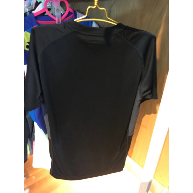 新品限量版YONEX 16443 很適合有練肌肉的猛男穿！！材質很像壓力衣！