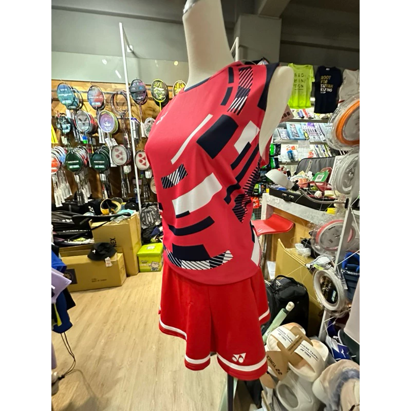 馬來西亞??公開賽陳康樂 好帥啊！YONEX JP背心上衣加學院風小紅裙超可愛